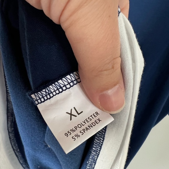 Blue Button-Detail Tee Size XL - Picture 4 of 4